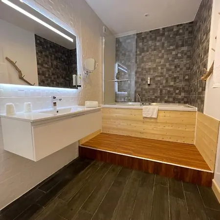 勒克鲁餐厅酒店 酒店 约泽克