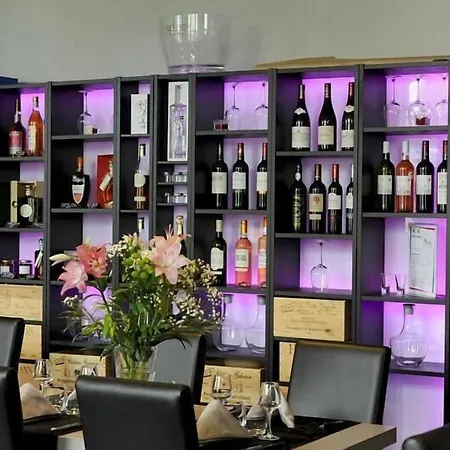 Hotel Restaurant De L'ecu Jonzac