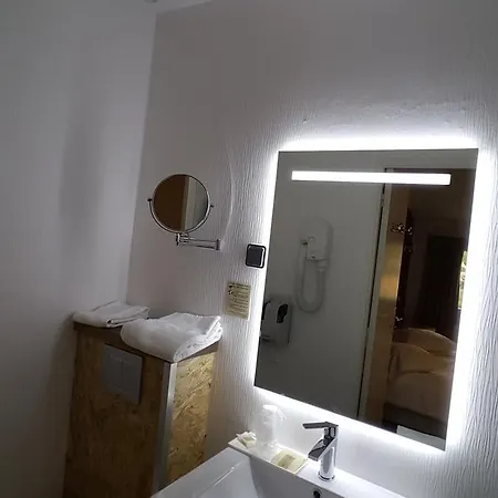 勒克鲁餐厅酒店 酒店 2*