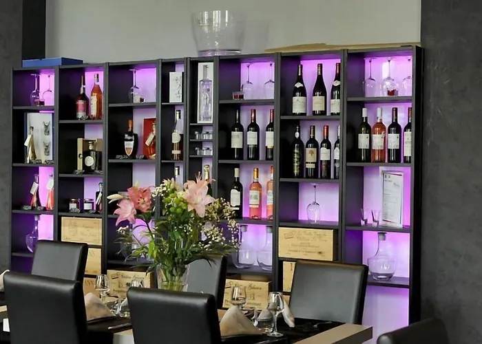 Hotel Restaurant De L'ecu Jonzac