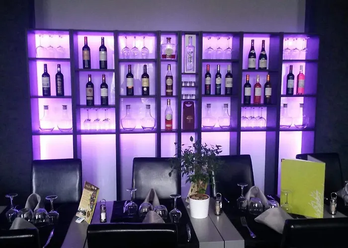 Hotel Restaurant De L'ecu Jonzac