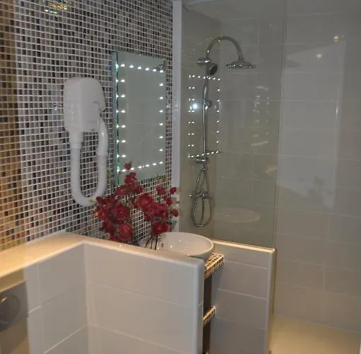 Hotel Restaurant De L'ecu 2*